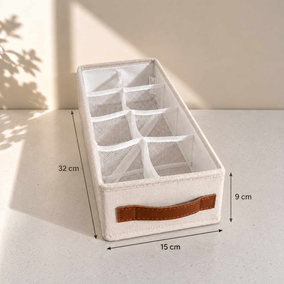 8-compartment mesh clothes organizer with 32 × 15 × 9 cm dimensions